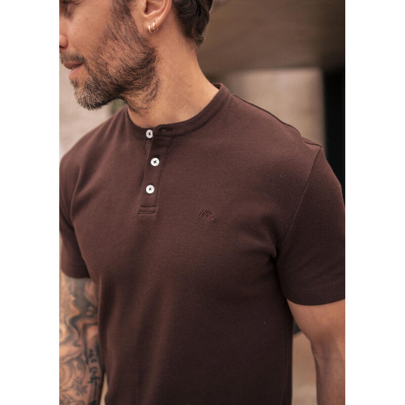 23pe-polo-homme-embleme-marron-coton-bio-recyclé-2