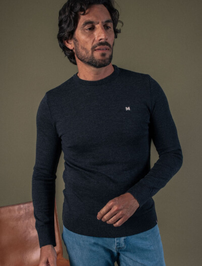 Le pull en 100% laine mérinos : chaleur, style et responsabilité